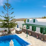 فندق Mathios