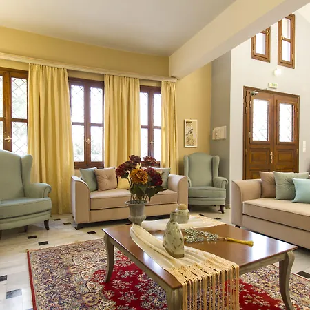 Mathios فندق