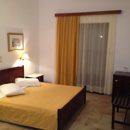 فندق Mathios 3*